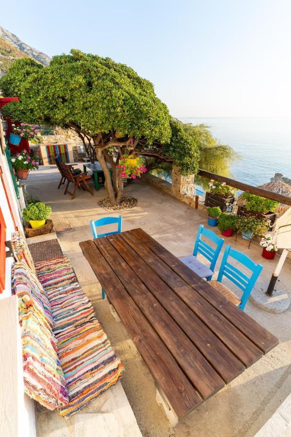 Ikarian Endless Blue Guest House Kouniadi Exterior foto