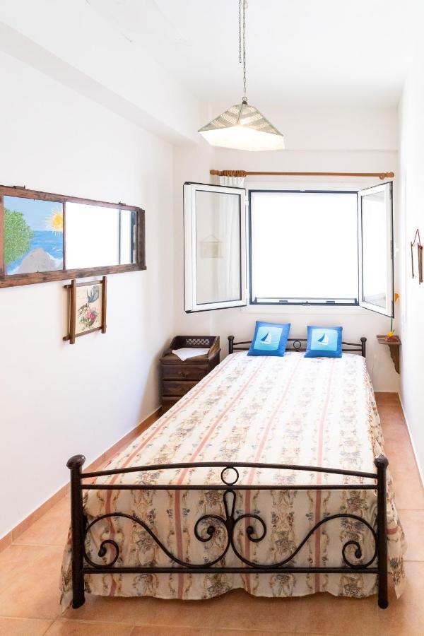 Ikarian Endless Blue Guest House Kouniadi Exterior foto